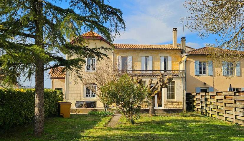 Gîte pour 5 personnes, avec terrasse et jardin dans Saint-Pey-d'Armens