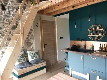 Gîte pour 4 personnes, avec jardin ainsi que terrasse et vue à Theys