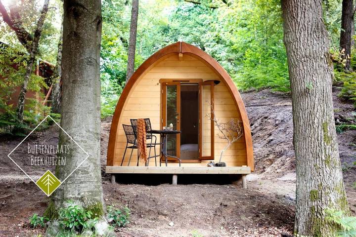 Vakantiepark voor 4 personen, with Terras and Whirlpool as well as Tuin in het Nationaal Park Veluwezoom