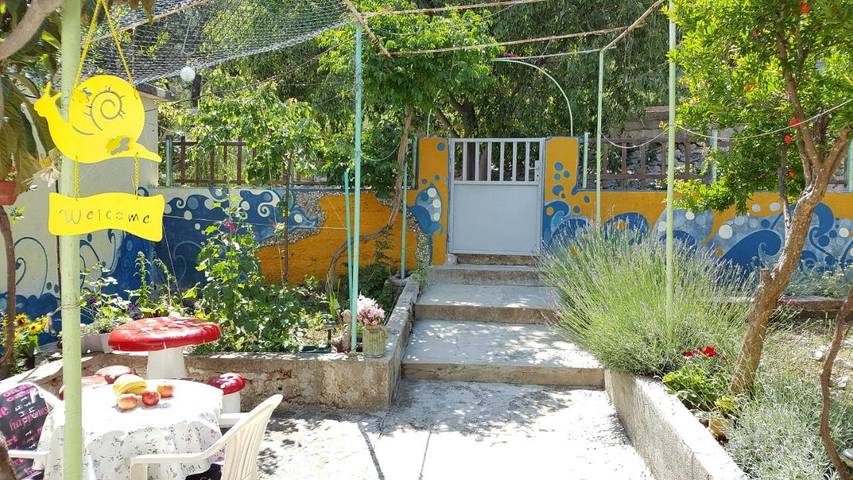 Maison d’hôte pour 3 personnes, avec terrasse et jardin à Šibenik