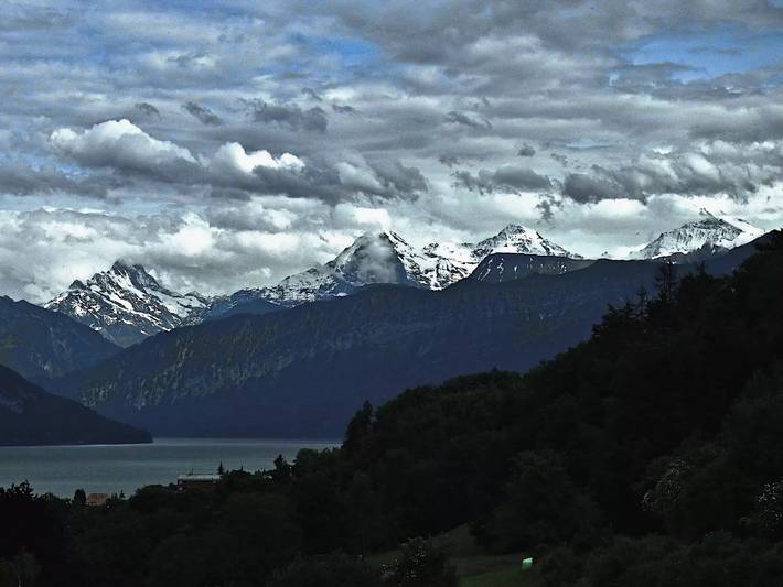 Ferienwohnung für 4 Personen, mit Pool und Garten in Spiez