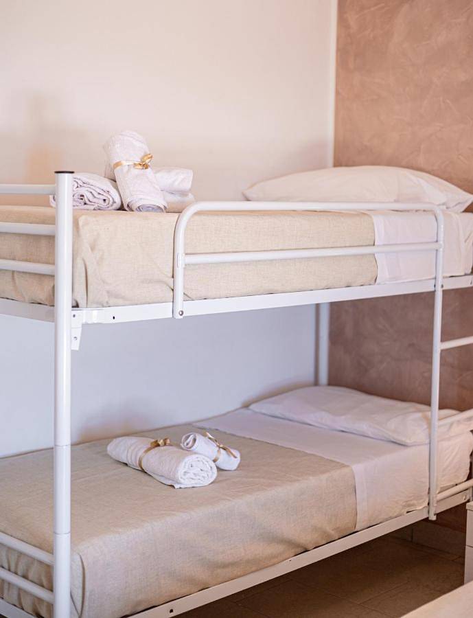 Location de vacances pour 2 personnes, avec piscine ainsi que vue et terrasse, animaux acceptés à Agnone Cilento - 4