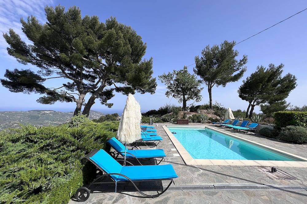 Casa Albero Og- Luxus-Ferienvilla mit beheiztem Pool/Jacuzzi/Sauna/Fitness in Montegrazie, Imperia