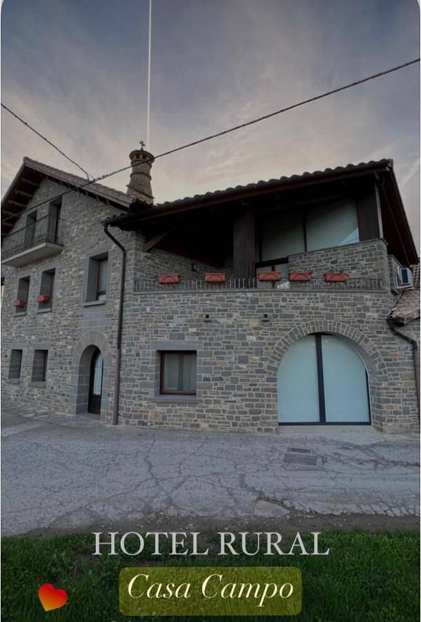 Hotel para 4 personas, con balcón y vistas en Jaca