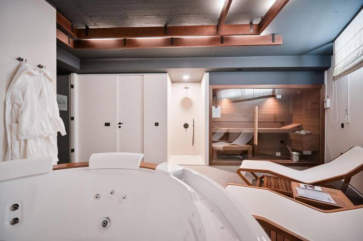 Location de vacances pour 14 personnes, avec sauna ainsi que jardin et piscine, animaux acceptés dans Mošćenice - 3