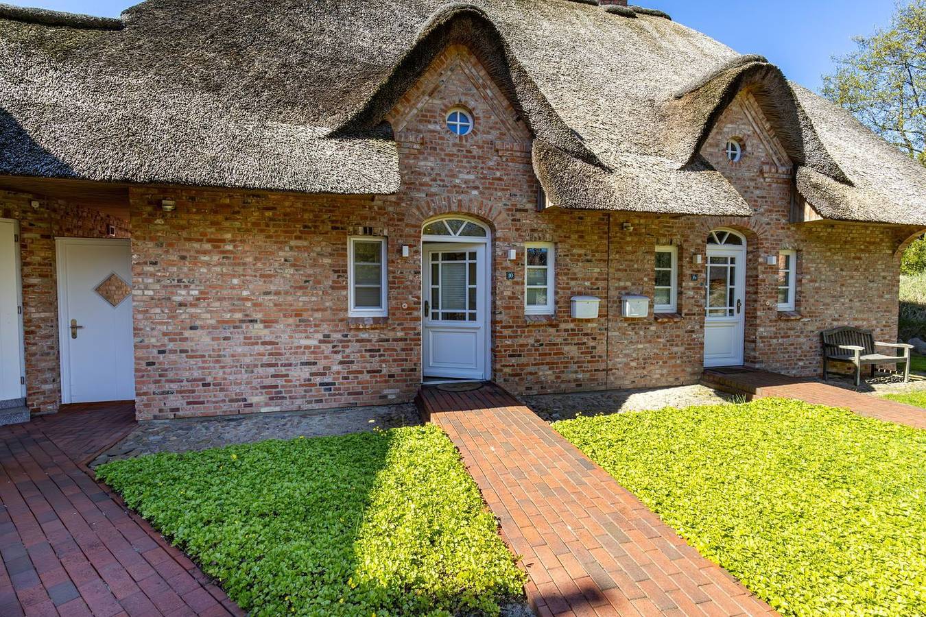 Exklusive Doppelhaushälfte im ruhigen Ortsteil Böhl mit 2 Terrassen in St. Peter-Ording, Eiderstedt