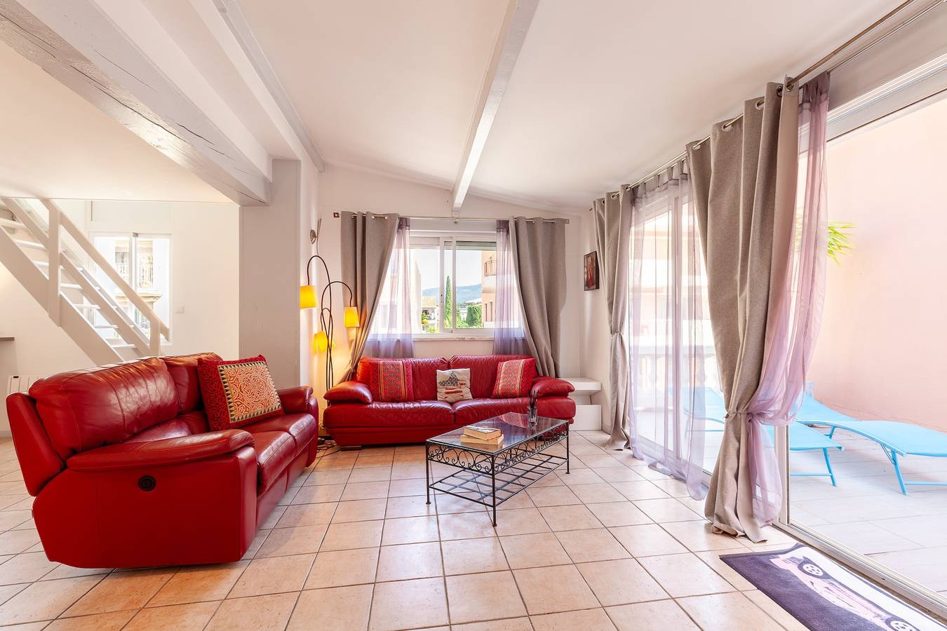 Ganze Wohnung, Geräumiges Apartment mit privater Terrasse und Wlan in Sanary-sur-Mer, Mittelmeerküste (Frankreich)