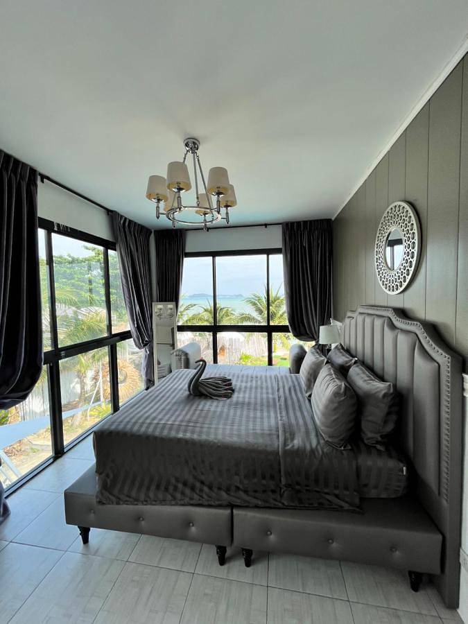 Beach Houses in Phuket