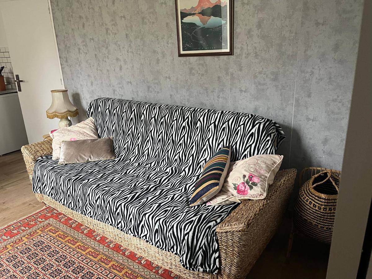 Appartement entier, One-Bedroom Apartment in Laruns, Béarn