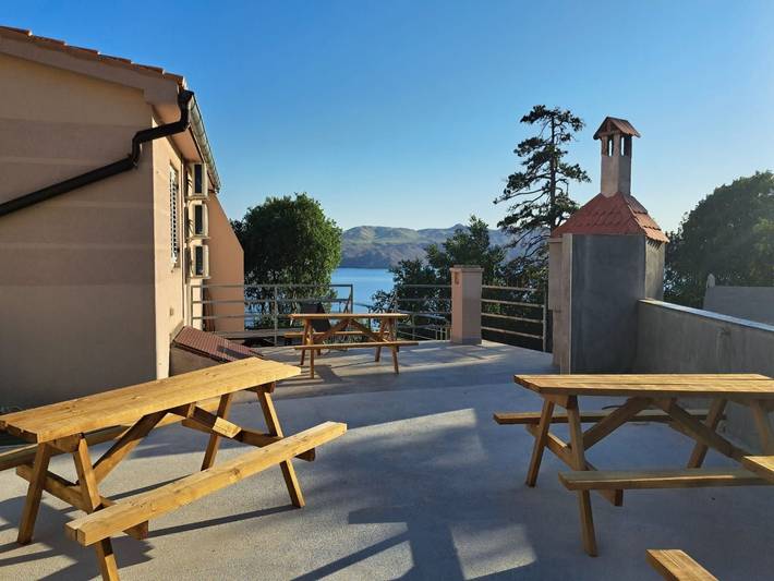 Apartament wakacyjny dla 4 osób, z Balkon i Taras oraz Ogród w Karlobag