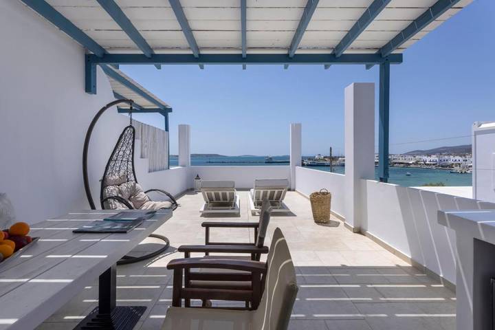 Hôtel pour 3 personnes, avec Terrasse ainsi que Jardin et Piscine