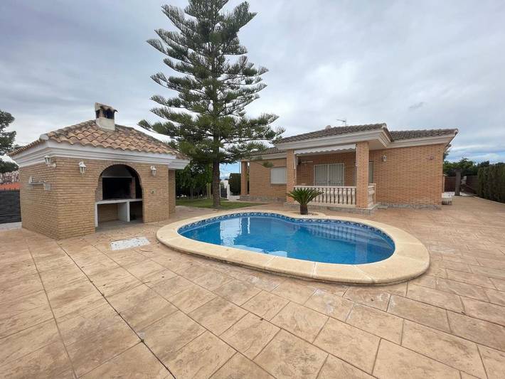 Location de vacances pour 6 personnes, avec jardin ainsi que piscine et vue à Llíria - 3