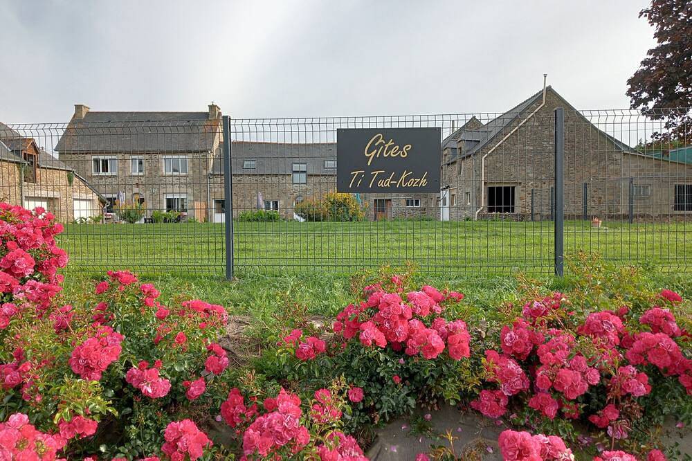 Gîtes Ti Tud-kozh à Pluduno, Côtes D'armor, Bretagne. Location \"Le Guébriand\" in Pluduno, Dinan und Umgebung