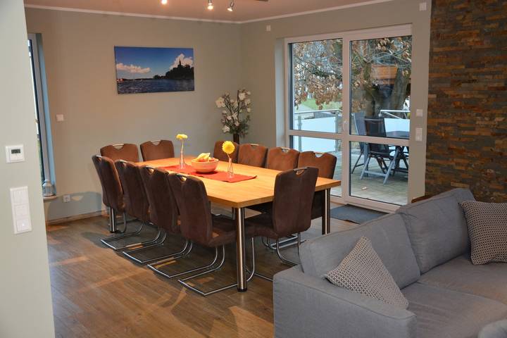 Ferienhaus für 12 Personen, mit Whirlpool und Sauna sowie Garten in Mecklenburgische Seenplatte - 2