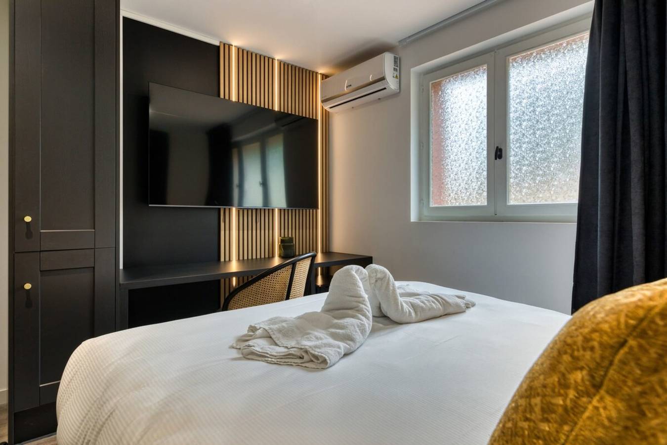 Studio entier, Love Room : le logement idéal pour un séjour en amoureux, cosy et intimiste in Sotteville-lès-Rouen, Région de Rouen