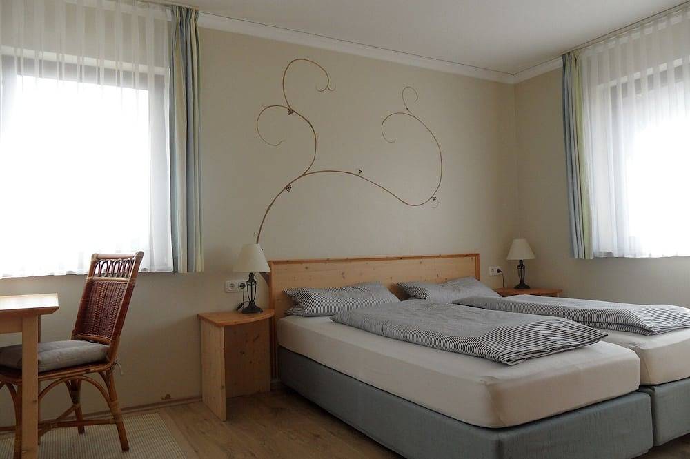 Ganze Wohnung, Gemütliches 1-Zimmer-Appartment (30qm) mit Küchenzeile in Nordheim am Main, Fränkisches Weinland