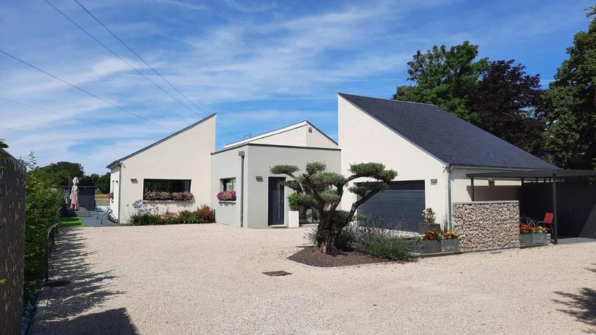 Chambre d’hôte pour 2 personnes, avec Terrasse et Jardin ainsi que Piscine et Vue à Meung-sur-Loire