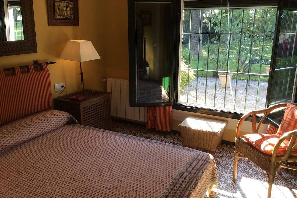 Villa ideal para el descanso en familia, visitar Sevilla y Andalucía. in Sanlúcar la Mayor, Provincia de Sevilla