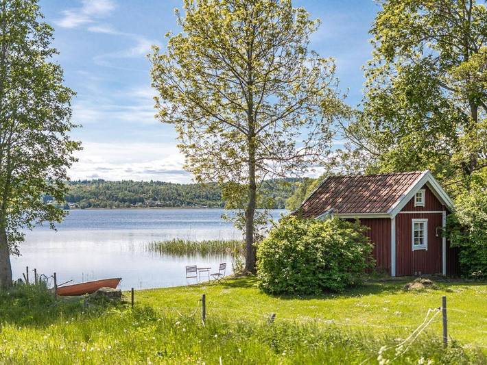 Ferienhaus für 3 Personen, mit Terrasse und Garten sowie Seeblick in Schweden