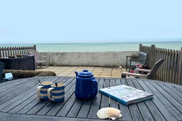 Vacation Rental for 4 Guests in Sandgate, Kent Downs, Picture 3