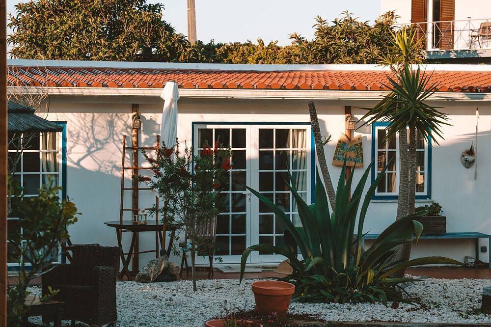 Hel leilighet, Comfortable, Ground Floor Apartment with Garden View in São João das Lampas e Terrugem, Costa de Lisboa