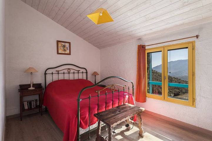 Location de vacances pour 8 personnes, avec jardin à Jujols - 2