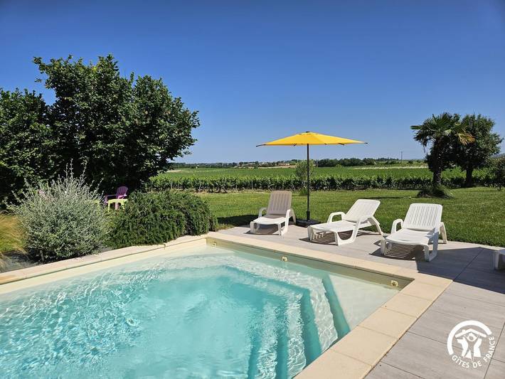 Gîte pour 11 personnes, avec piscine et terrasse à Souel