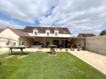 Cottage pour 24 personnes dans Champlay