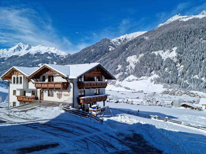 Ferienwohnung für 3 Personen, mit Ausblick und Terrasse im Stubaital - 3