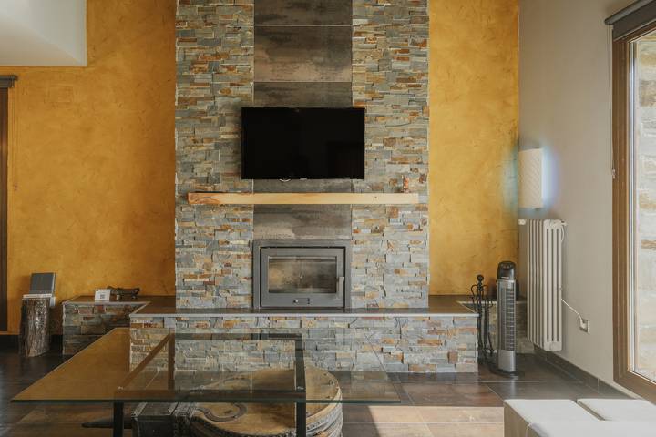 Chalet para 13 personas, con jacuzzi además de jardín y piscina para niños en Castilla y León - 4