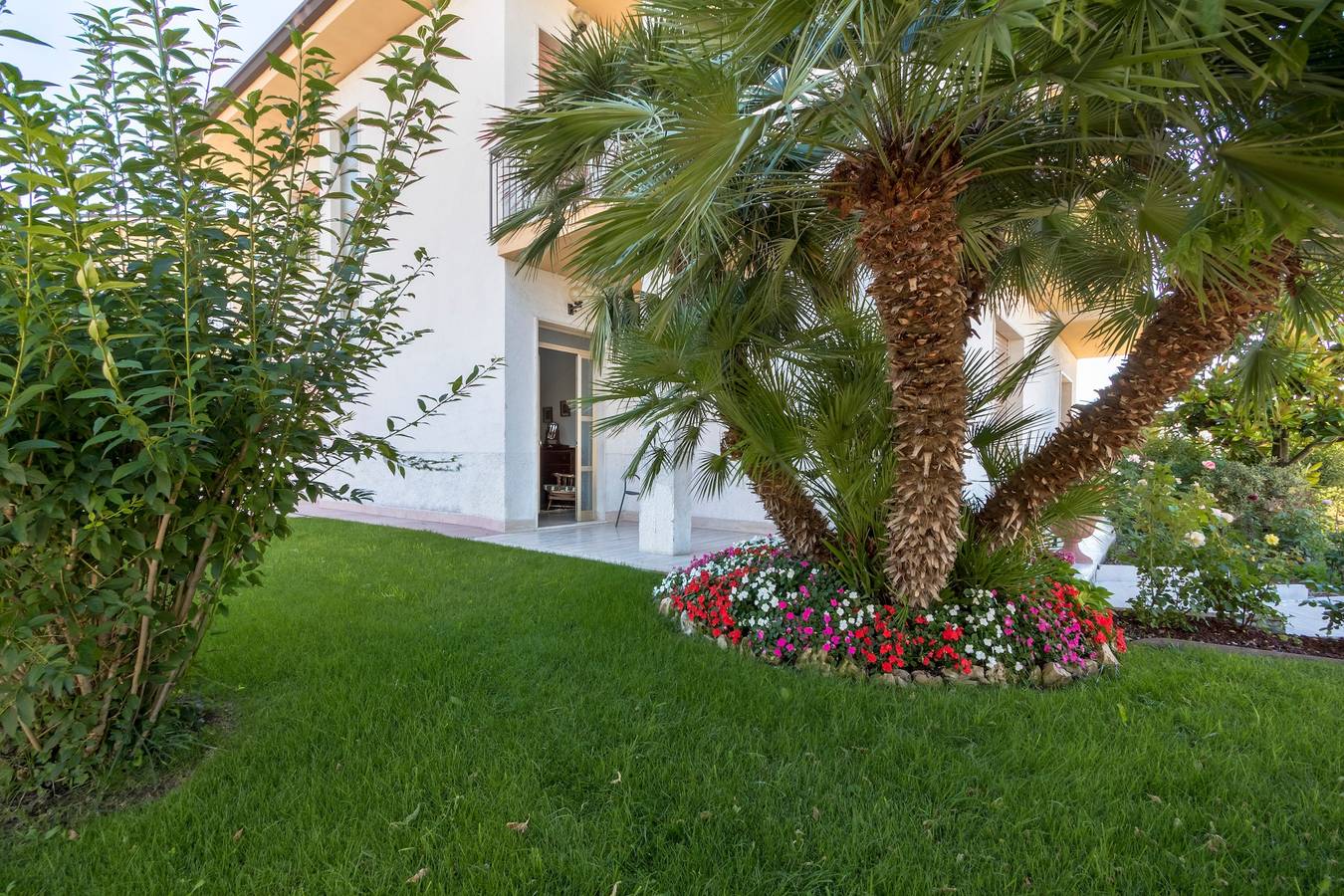 Ganze Wohnung, Ferienwohnung 'La Maison De Mely' mit Privatterrasse, Wi-Fi und Klimaanlage in Castelnuovo del Garda, Gardasee-Berge