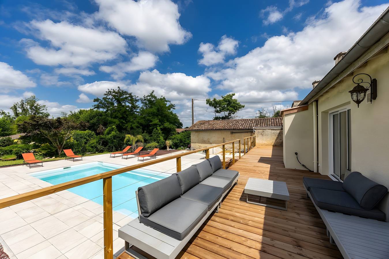 Maison de vacances « Le Petit Peyvideau » avec piscine privée, terrasse et Wi-Fi in Carignan-de-Bordeaux, Région de Bordeaux