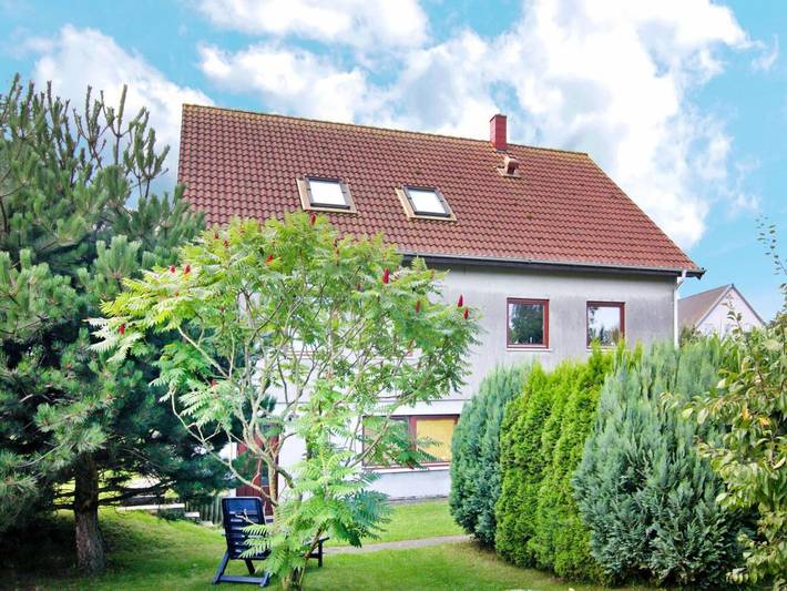 Ferienwohnung für 4 Personen, mit Terrasse und Garten in Lohme - 2