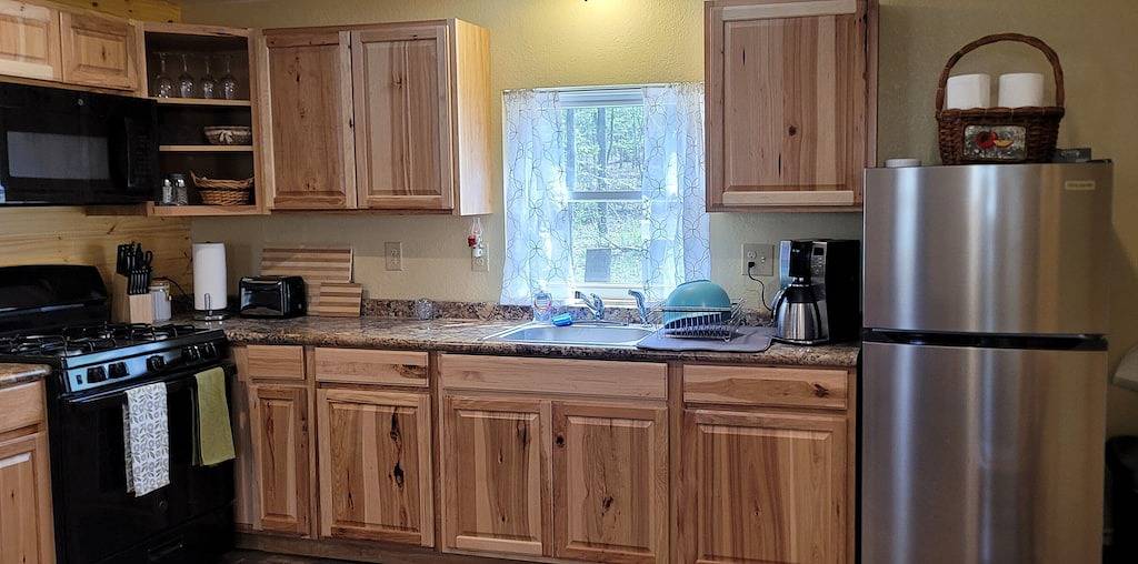 Cabin in the Woods - 5 Miles to Dayton Boat Ramp! 2 miles to Naca Fort Bluff! in Rhea County