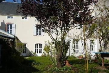 Location de vacances pour 14 personnes, avec jardin à Briare