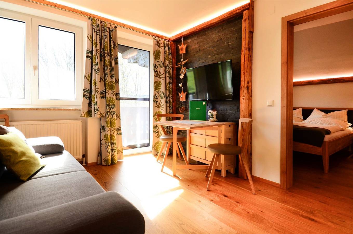 Entire holiday apartment, Apartment/1 Schlafraum/Dusche, Wc Traunstein 5 in Abtenau, Tennengau