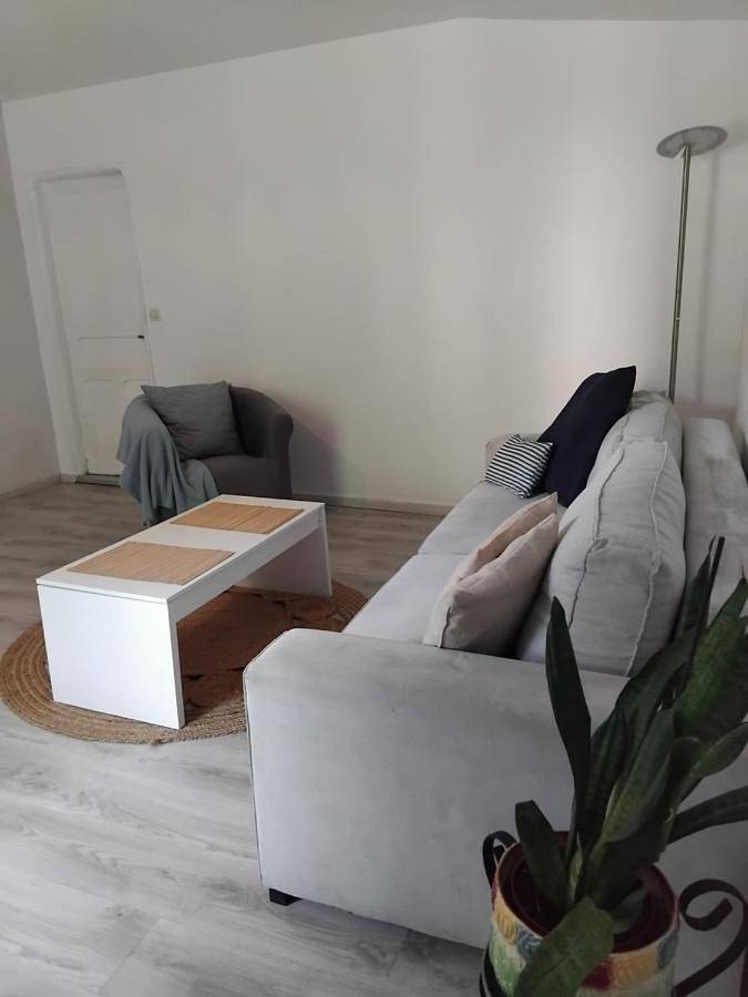 Location de vacances pour 3 personnes, avec jardin à Médis - 2