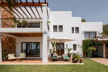 Villa in Santa Eulària des Riu, East Ibiza für 10 