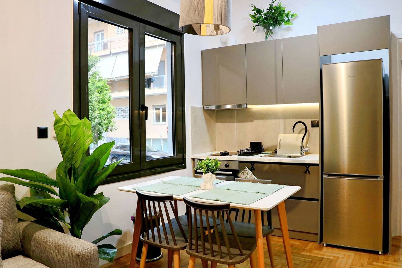 Appartement entier, Appartement de vacances pour 4 personnes avec terrasse in Section centrale d'Athènes, Athènes