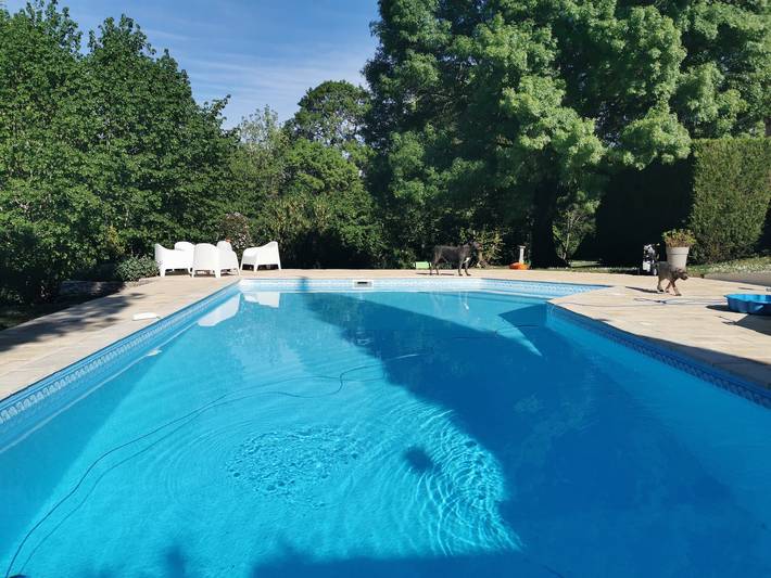 Location de vacances pour 8 personnes, avec jardin à Saint-Georges-des-Agoûts