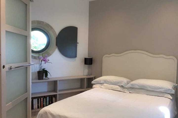 Location de vacances pour 2 personnes, avec jardin et terrasse ainsi que piscine et sauna à Semur-en-Auxois - 2