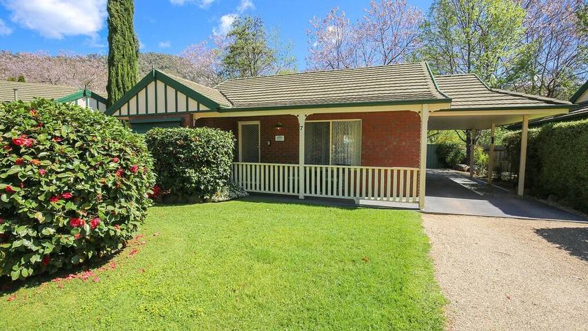 Hytte for 5 personer, med terrasse og badebasseng i tillegg til hage i Australia