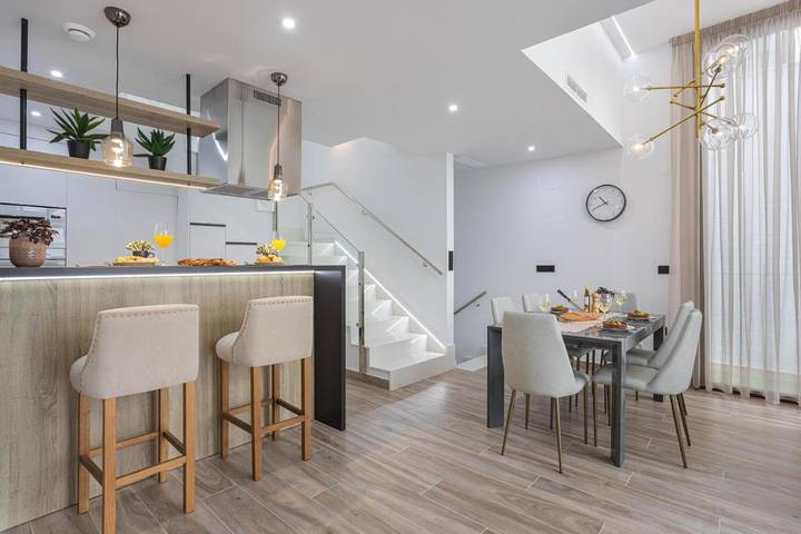 Casa rural para 6 personas, con terraza y vistas además de piscina para niños y piscina en Torrevieja