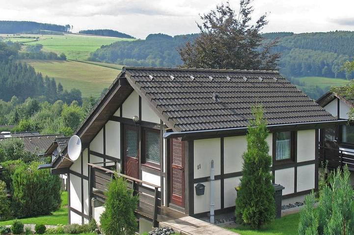 Ferienhaus für 5 Personen, mit Terrasse und Garten in Meschede