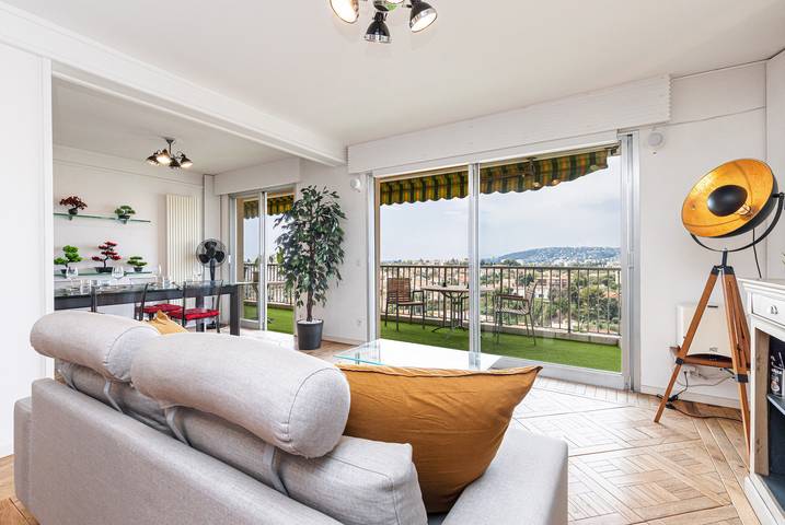 Gîte pour 2 personnes, avec balcon et piscine à Antibes - 2