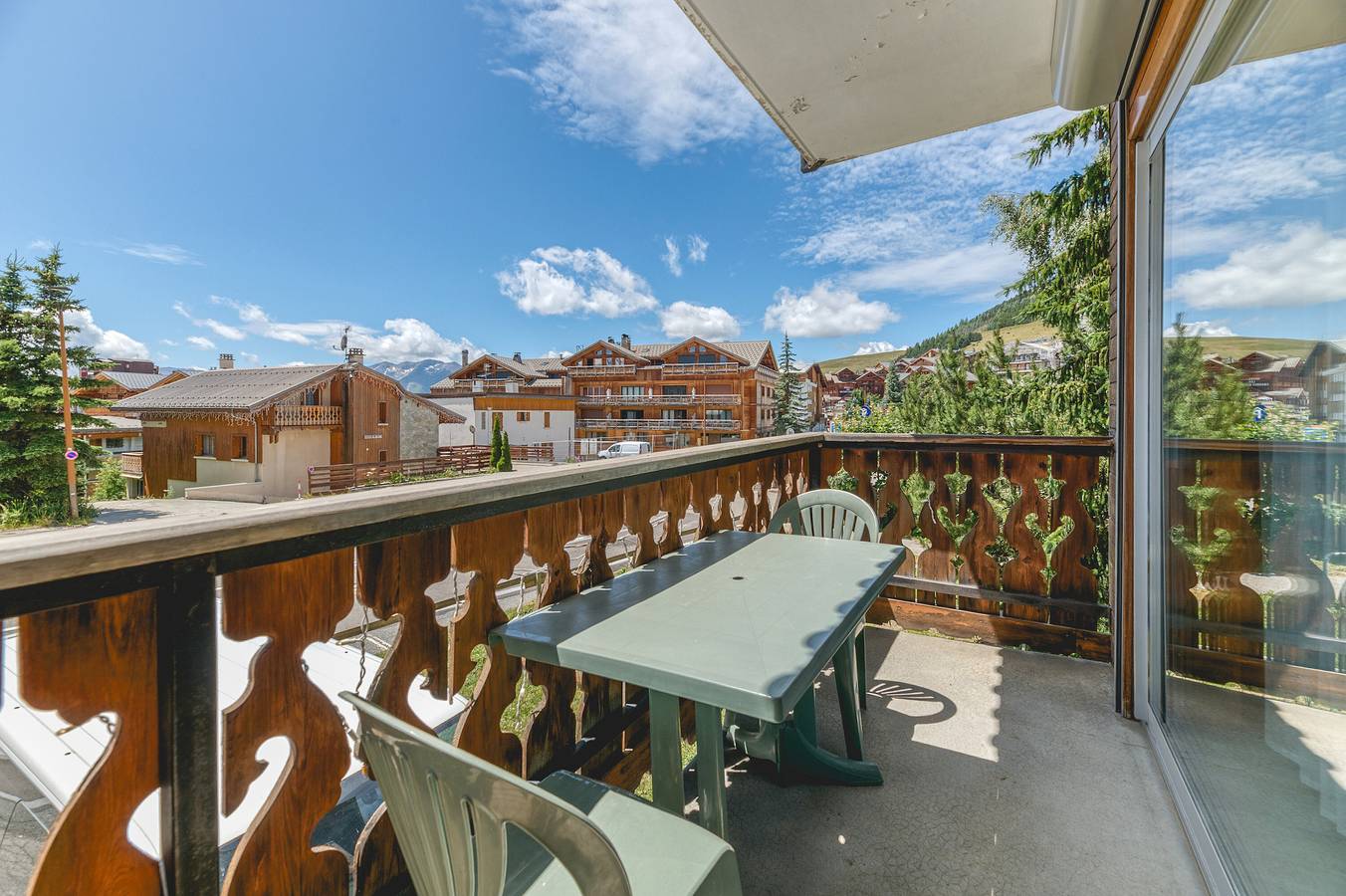 Appartement entier, Appartement 'Crocus 3 45m2' avec balcon et Wi-Fi in Huez, Parc national des Écrins