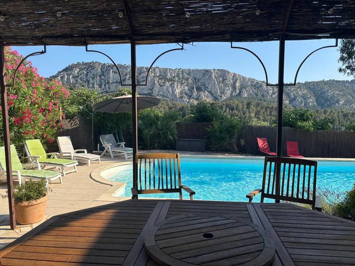 Location de vacances pour 8 personnes, avec piscine ainsi que jardin et vue à Évenos - 3