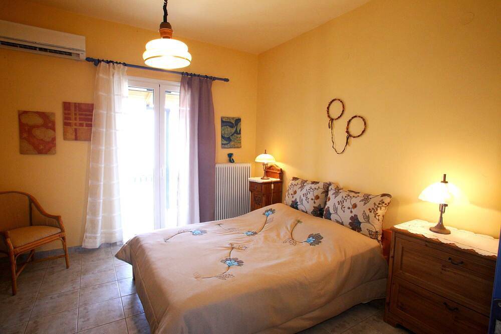 Maison d'hôtes avec vue, comme la famille, animal -Friendly, la qualité grec déjeuner, propre. in Galaxidi, Région de Phocide