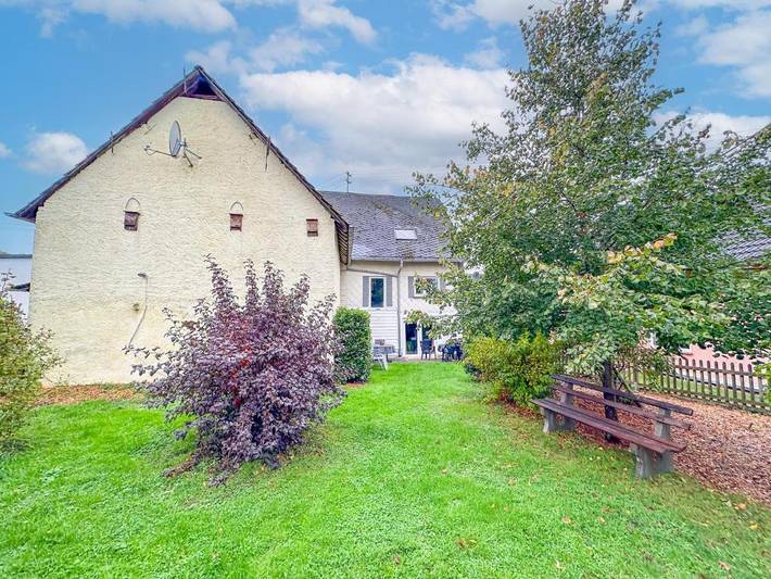 Feriehus for 7 personer, med Terrasse og Hage i Bok
