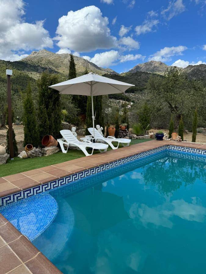 Chalet para 6 personas, con vistas además de piscina y jardín en Sierra de las Nieves - 4